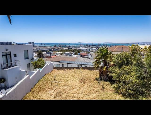 LAND FOR SALE IN WALMER ESTATE